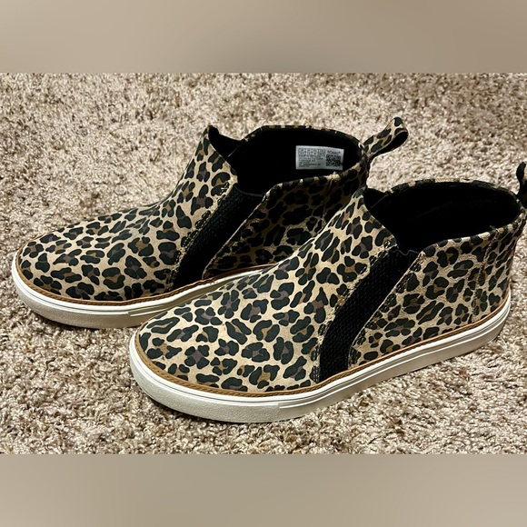 TOMS Bryce Women’s Leopard Print Sneakers - Picture 1 of 3